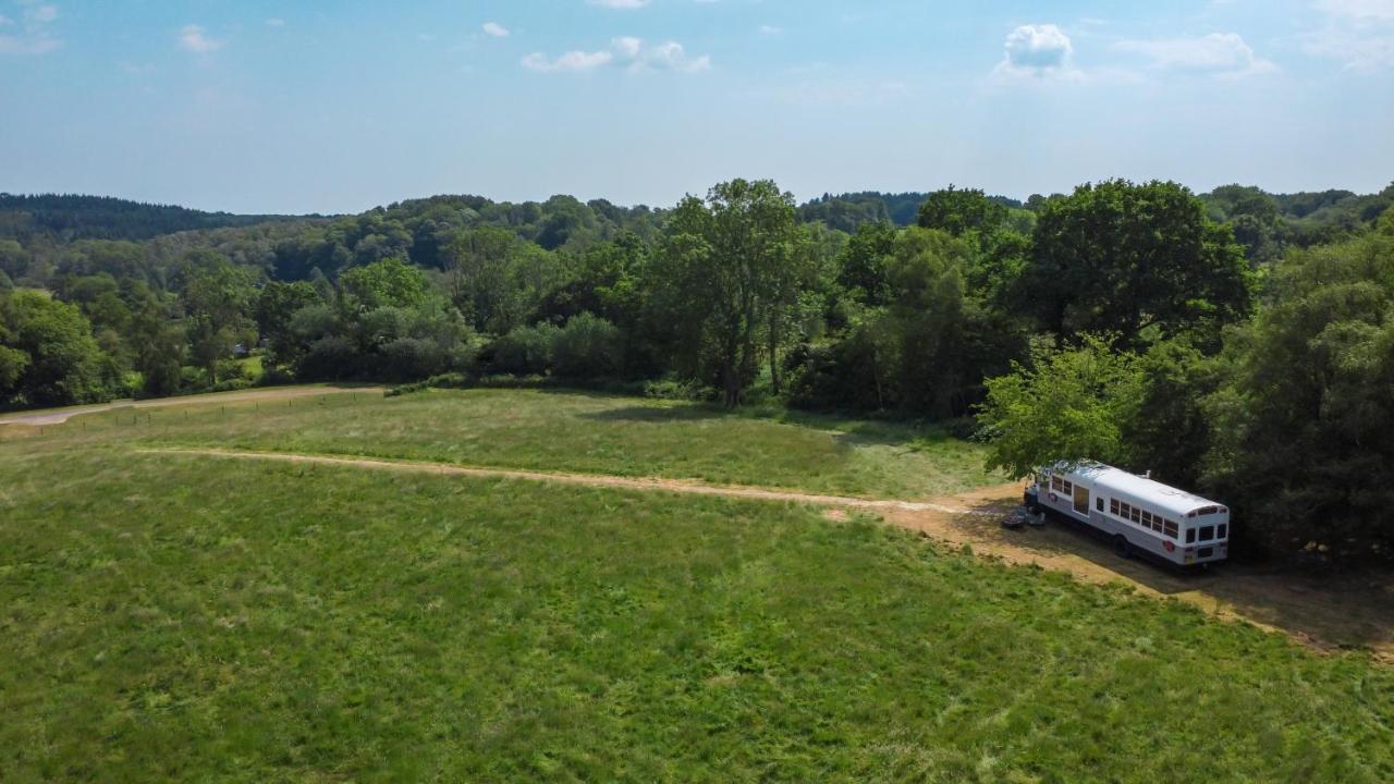 American School Bus Retreat With Hot Tub In Sussex Meadow Uckfield Zewnętrze zdjęcie